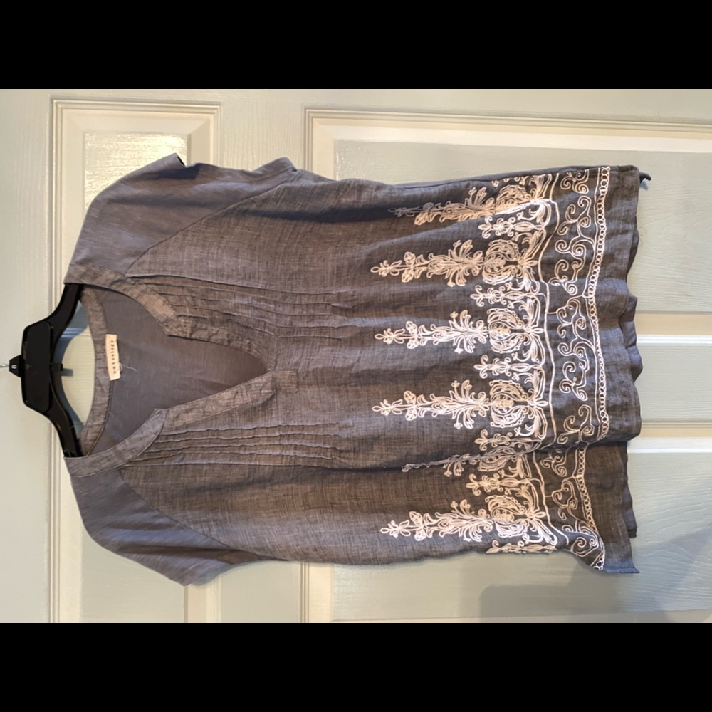 Blue den colored embroidered top